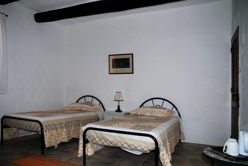 Anna Karistu Accommodation Kerċem Kültér fotó