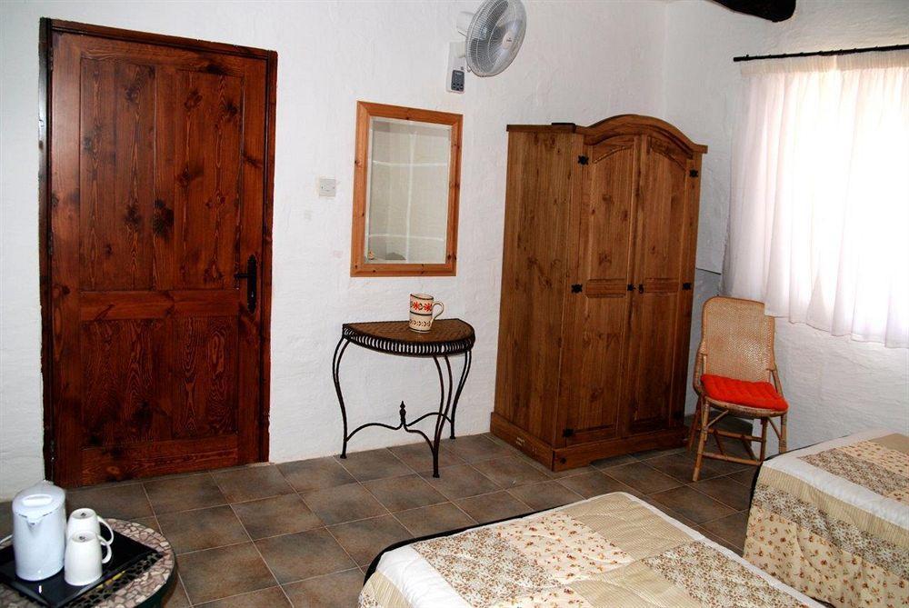 Anna Karistu Accommodation Kerċem Kültér fotó